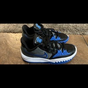 Mens Size 8 Kyrie Low 4 Basketball Shoes